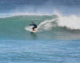 cogiendo olas